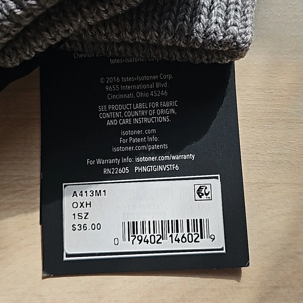 ISOTONER NWT signature smart touch gloves in grey gray - Picture 6 of 6